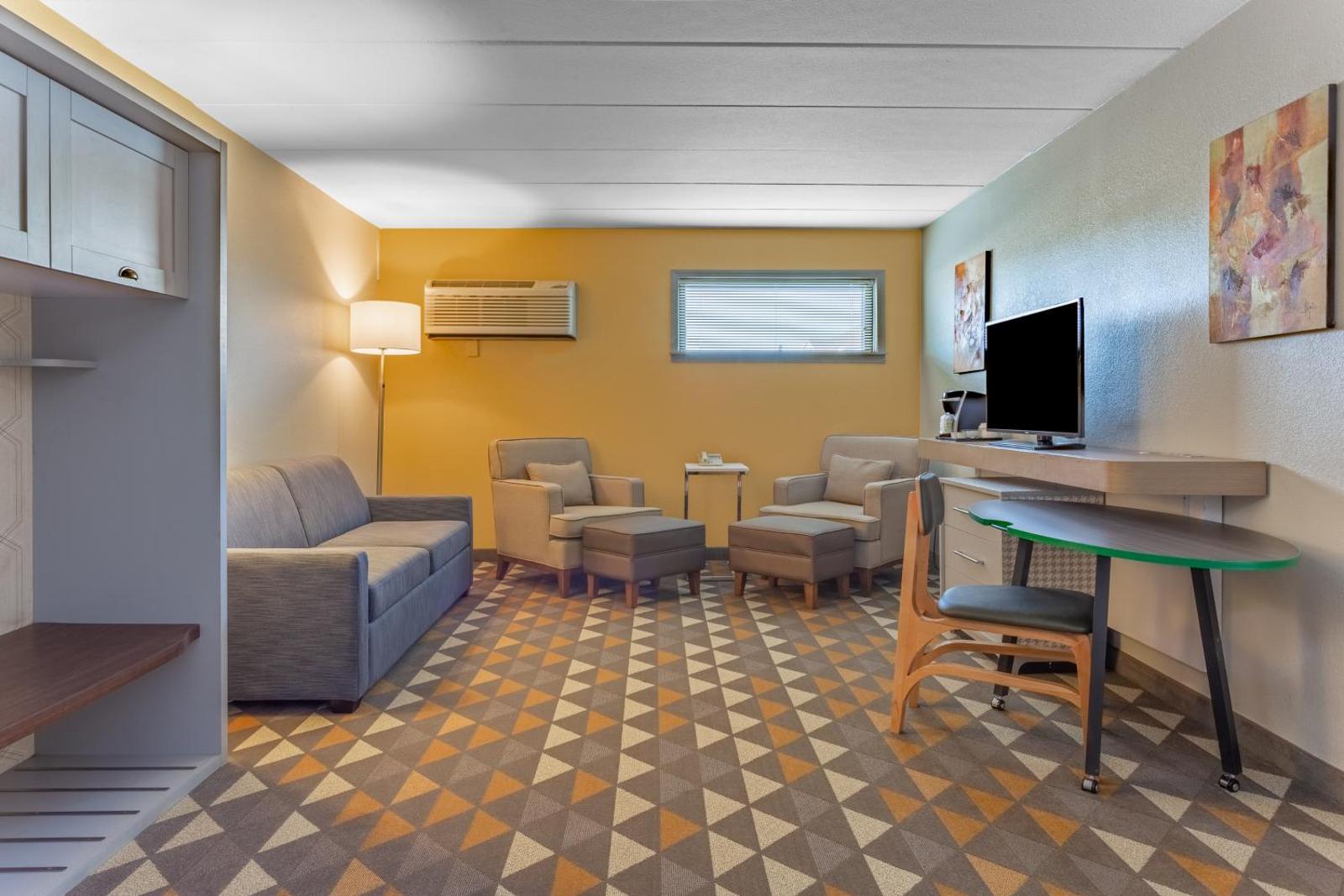 Holiday Inn Rockford an IHG Hotel Main image 2